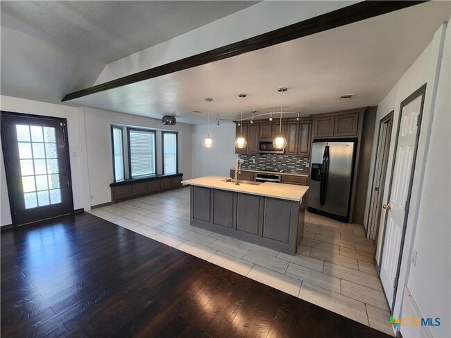 Building Photo - 4302 Neta Dr