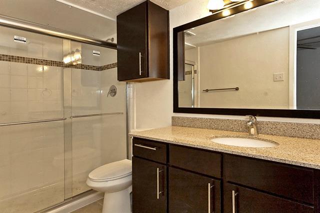Foto del edificio - 5919 Birchbrook Dr