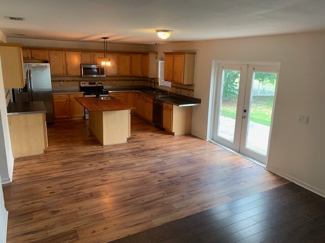 Building Photo - 12707 Lake Vista Dr