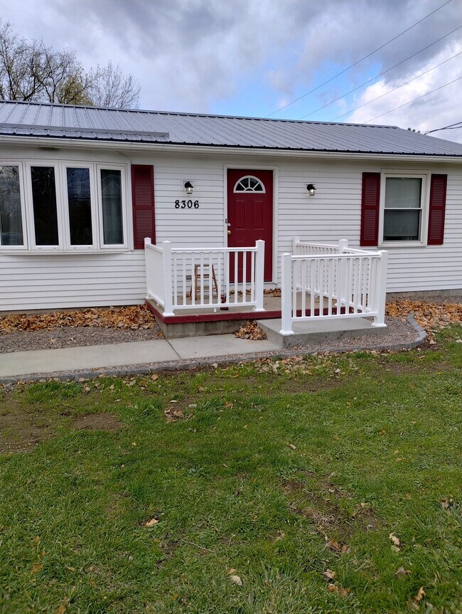 puerta principal - 8306 Park Rd
