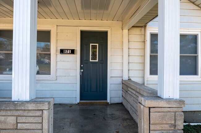 Foto del edificio - Remodeled 3 Bedroom 1 Bath home Ready for Move in!