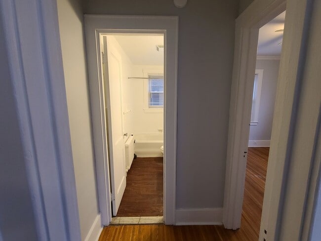 Building Photo - 1615-1625 East Ave Unit-101
