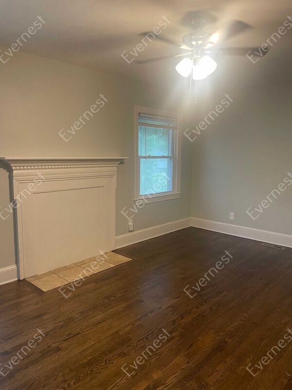 Foto del edificio - 1021 Crestmere St