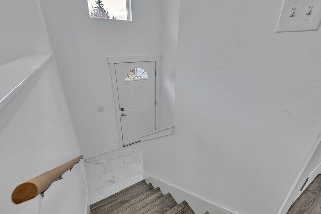 Foto del edificio - Spacious 4-Bedroom Port Orchard Home