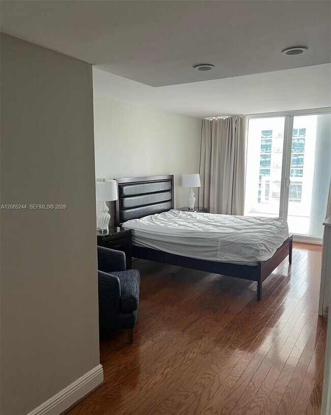 Foto del edificio - 1717 N Bayshore Dr