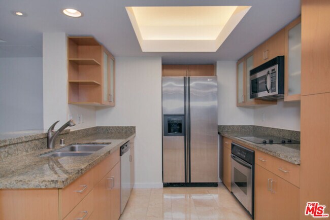 Foto del edificio - 13700 Marina Pointe Dr