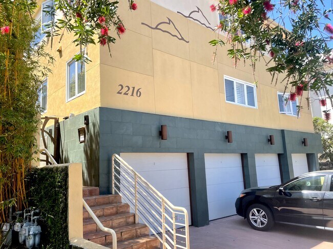 Building Photo - 2216 4th St