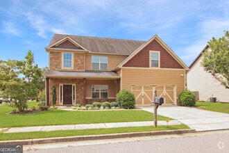 Building Photo - 2 Lynnfield Dr