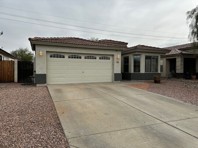 Foto del edificio - Awesome 3 Bedroom 2 Bathroom Home In Upland Park ALL APPLIANCES INCLUDED