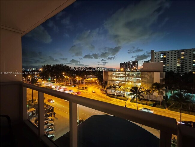 Foto del edificio - 19201 Collins Ave