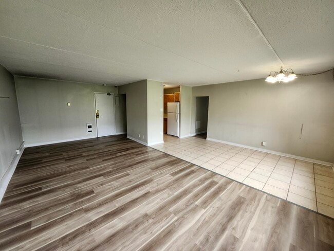 Building Photo - 411 Ellerdale St