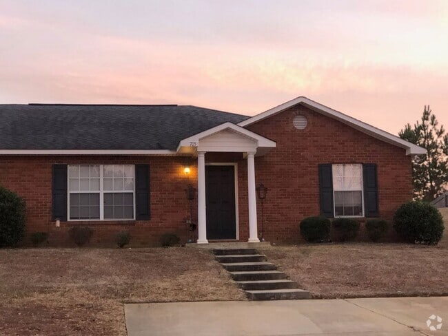 Building Photo - Longleaf Crossing Duplex