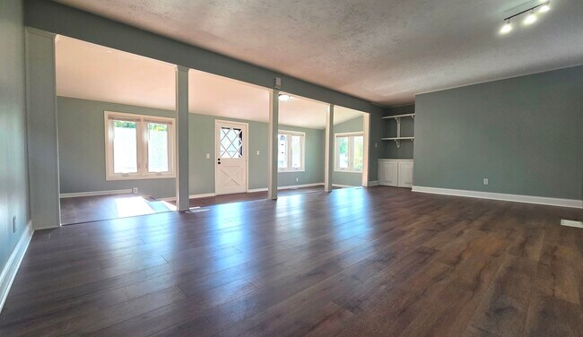 Foto del edificio - 412 Meadow Ln