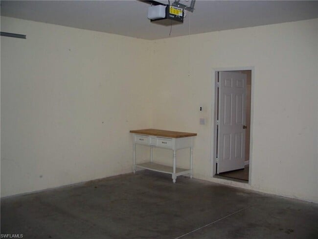 Building Photo - 216 NW 26th Ave