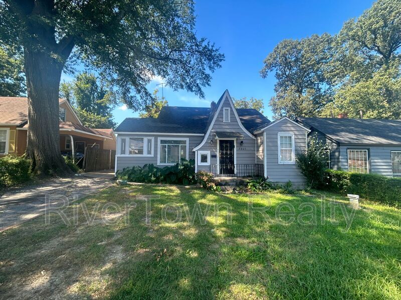 Foto principal - 2407 Larose Ave