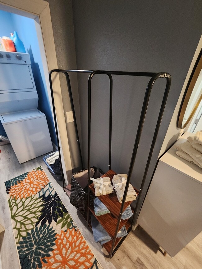 Foto del edificio - 1002 Brothers Ave.