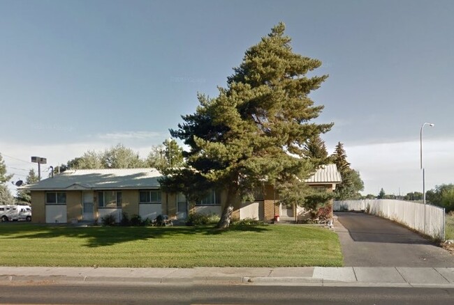 Building Photo - 875 1st St