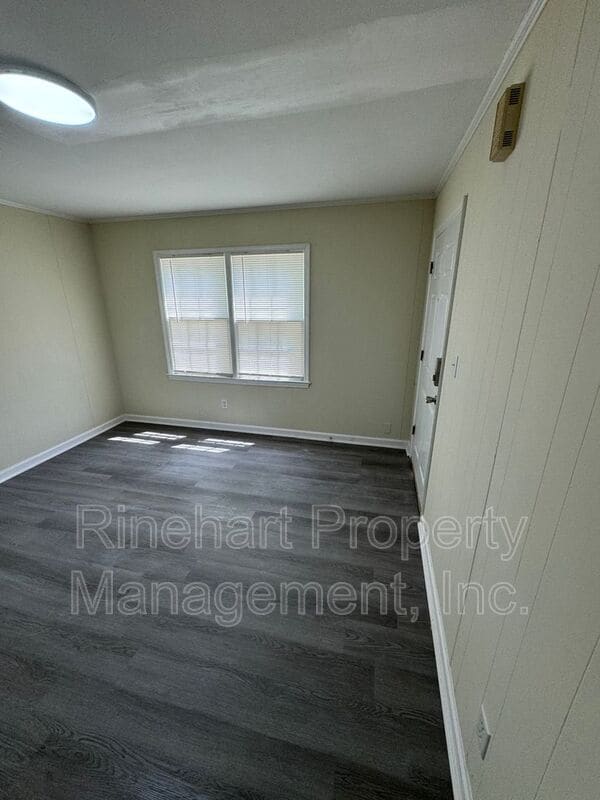 Building Photo - 409 Plantation Rd