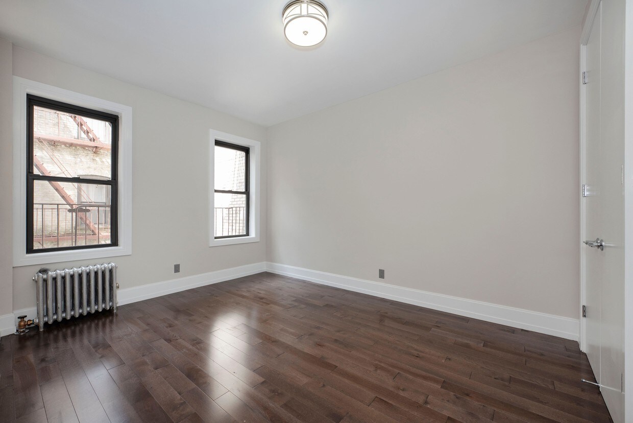 Foto principal - 1921 Avenue I