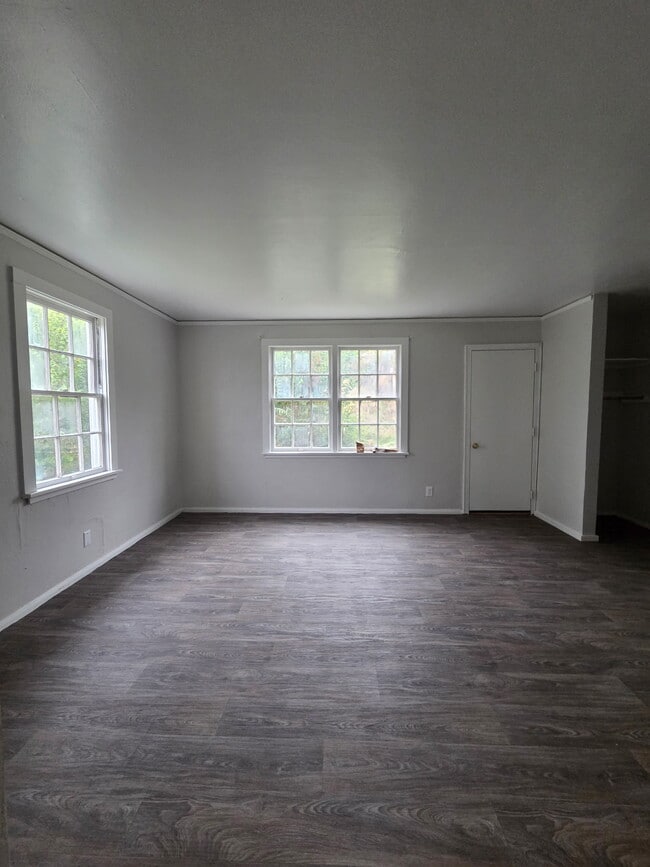 Building Photo - 1411 NW Carden Ave