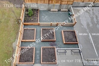 Building Photo - 33136 3 Ave