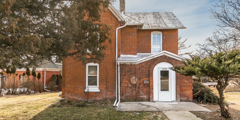 Primary Photo - 1112 N Dodge St.