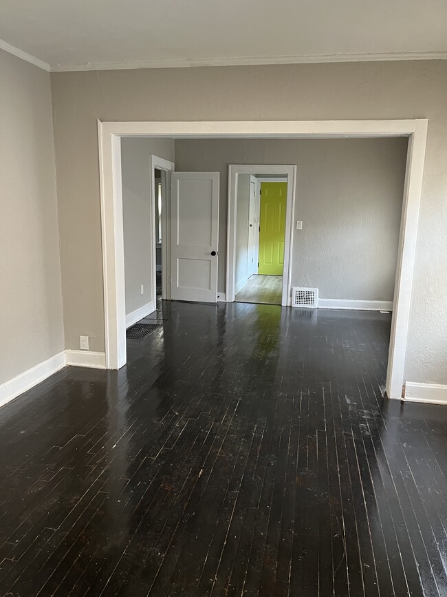 Building Photo - 5533 Garfield Ave