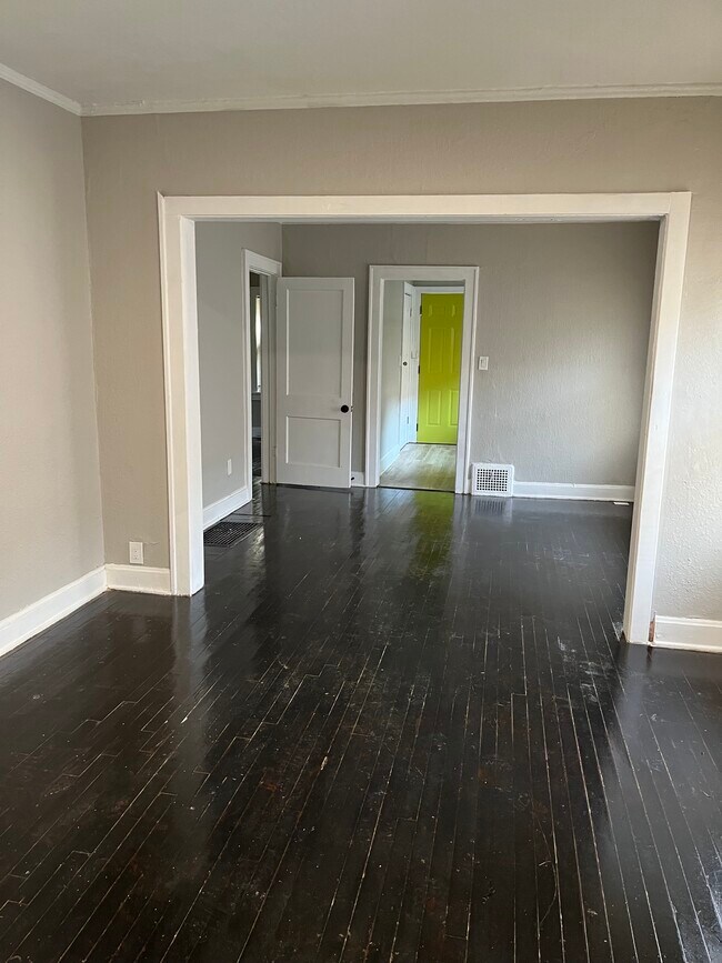 Foto del edificio - 5533 Garfield Ave