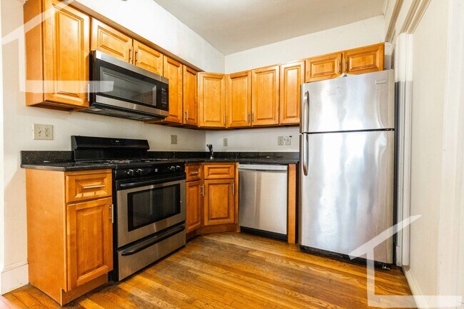 Foto del edificio - Avl NOW! Renovated 4BR/2BA near BU, Coolidge Corner!