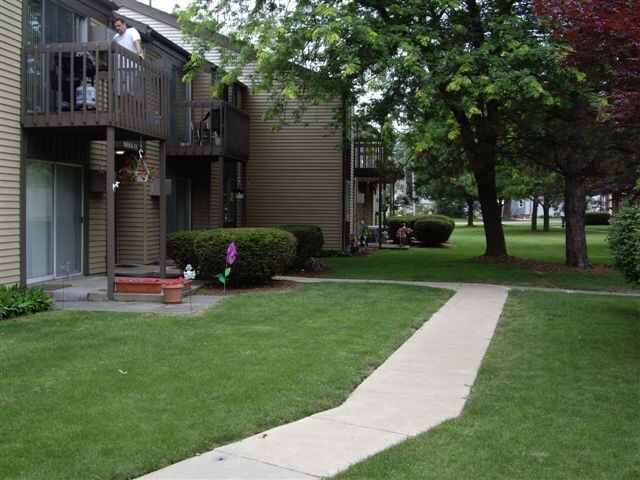 Foto del edificio - 2 br, 1 bath Apartment - Riverview Village...