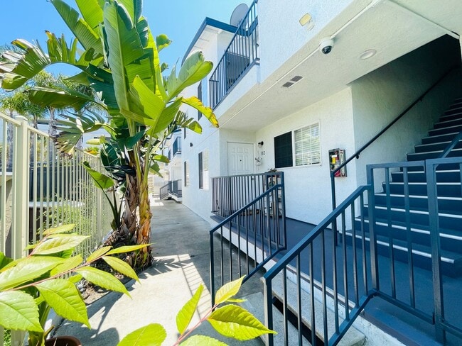 Building Photo - Beautifully Upgraded Apartment in Gated Co...