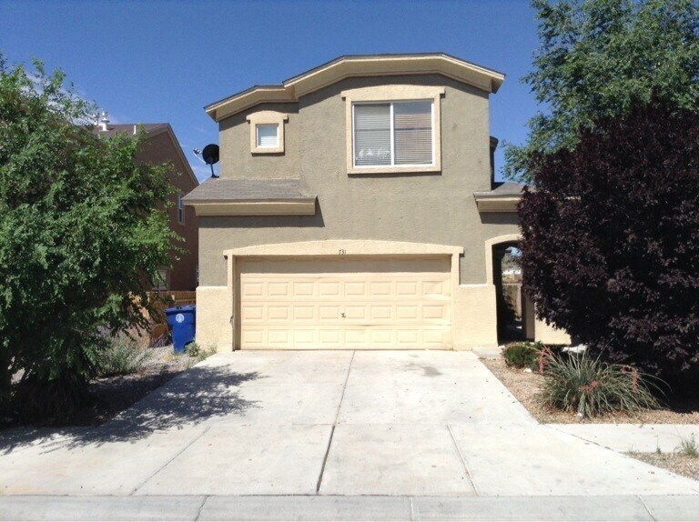 Foto principal - COMING SOON Spacious 2 story, 3br, 2.5b, 1...