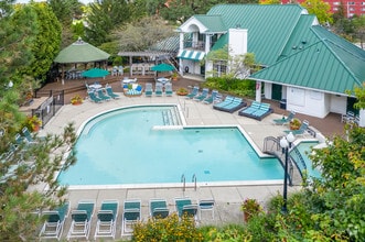 Building Photo - Village Club on Franklin