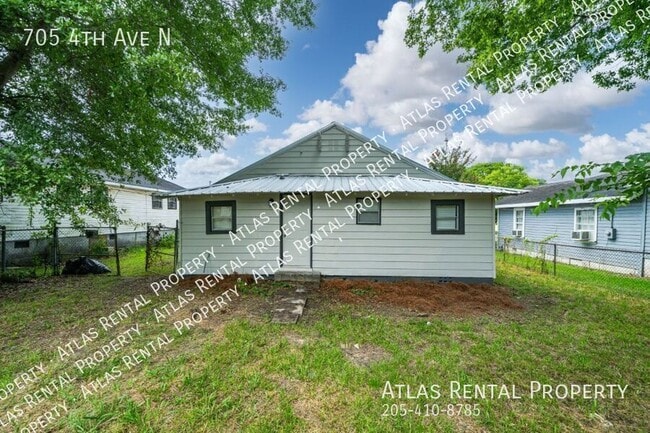 Building Photo - 705 4th Ave N