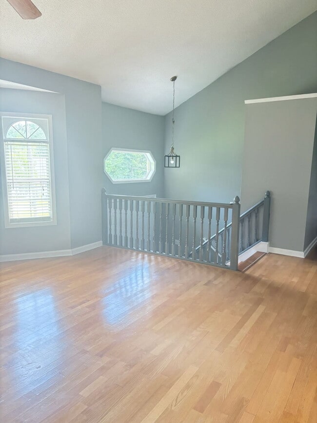 Living room - 6134 Nutmeg Ct SE