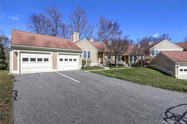 Building Photo - 47 Brittania Dr