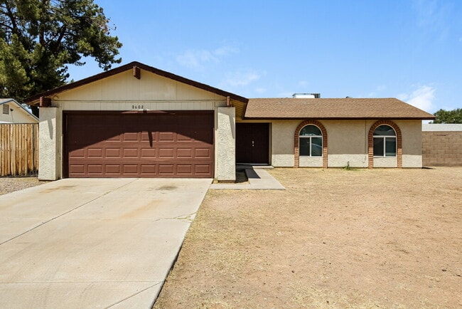 Building Photo - 8608 W Alice Ave