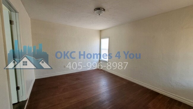 Photo - Walk to UCO House