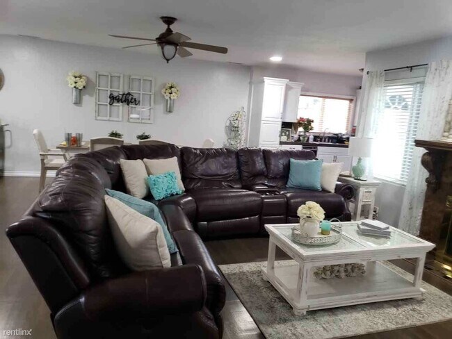 Foto del edificio - 3 br, 2 bath House - 5511 Cervantes Avenue