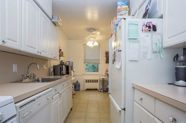 Building Photo - 287 Cedarhurst Ave
