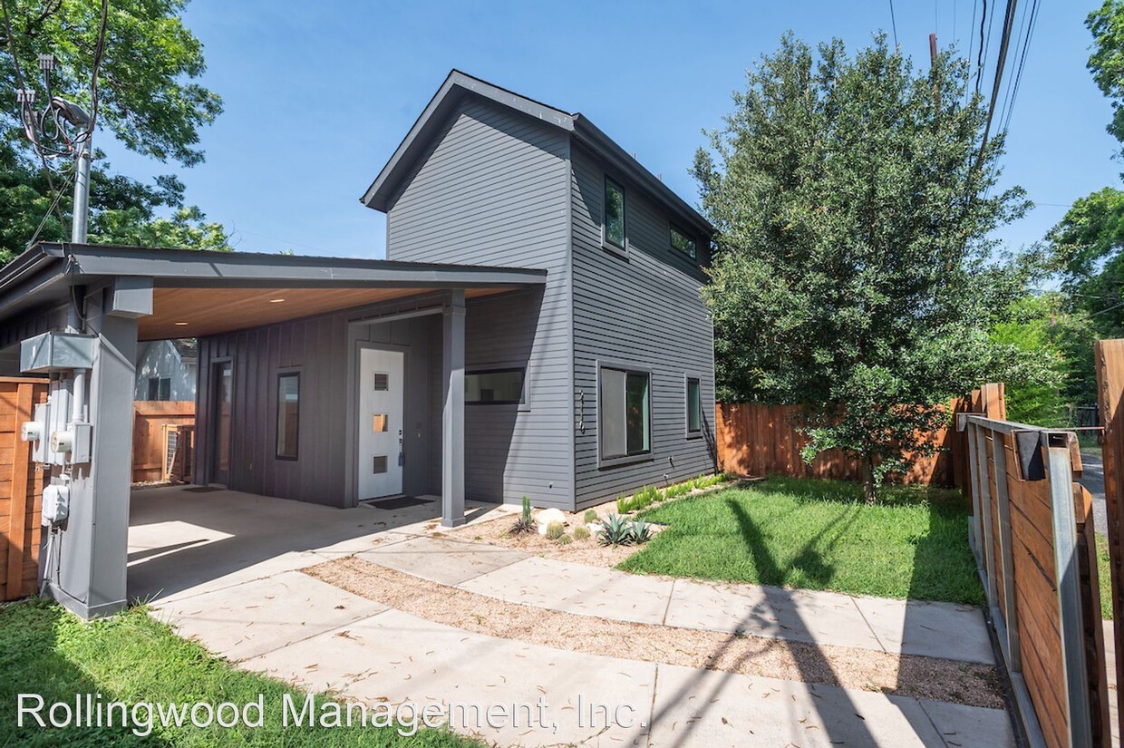 Primary Photo - 2 br, 2 bath House - 2110 Holly St #B