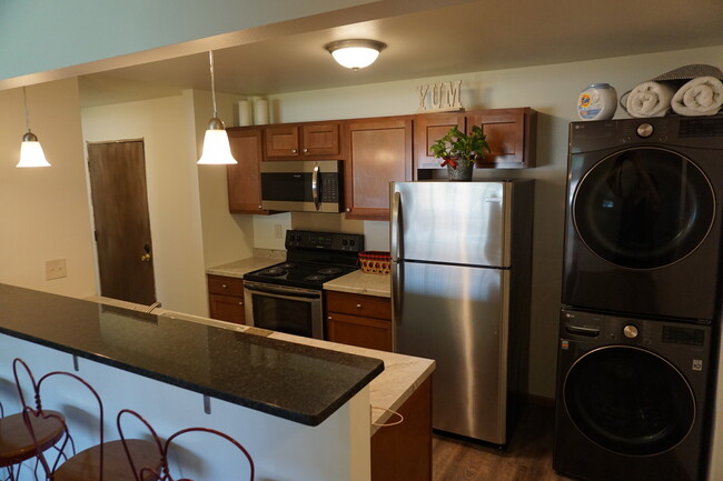 Granite Breakfast Bar - Steeple View Apartments