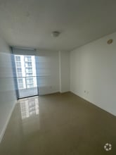 Building Photo - 1050 Brickell Ave