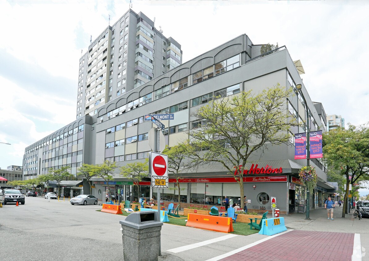 Belmont Tower Appartements - 615 Belmont St New Westminster, BC ...