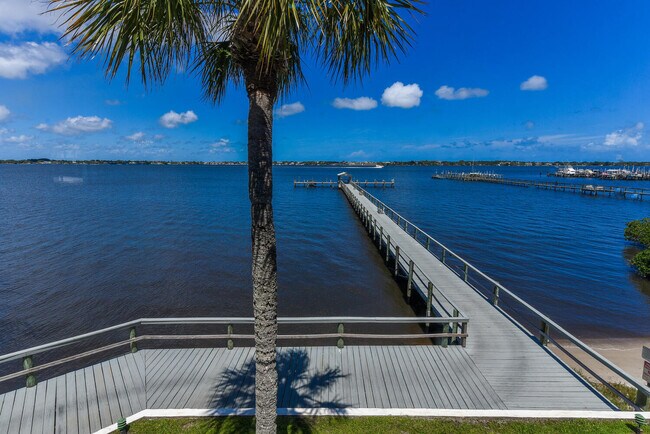 Building Photo - 175 SE St Lucie Blvd
