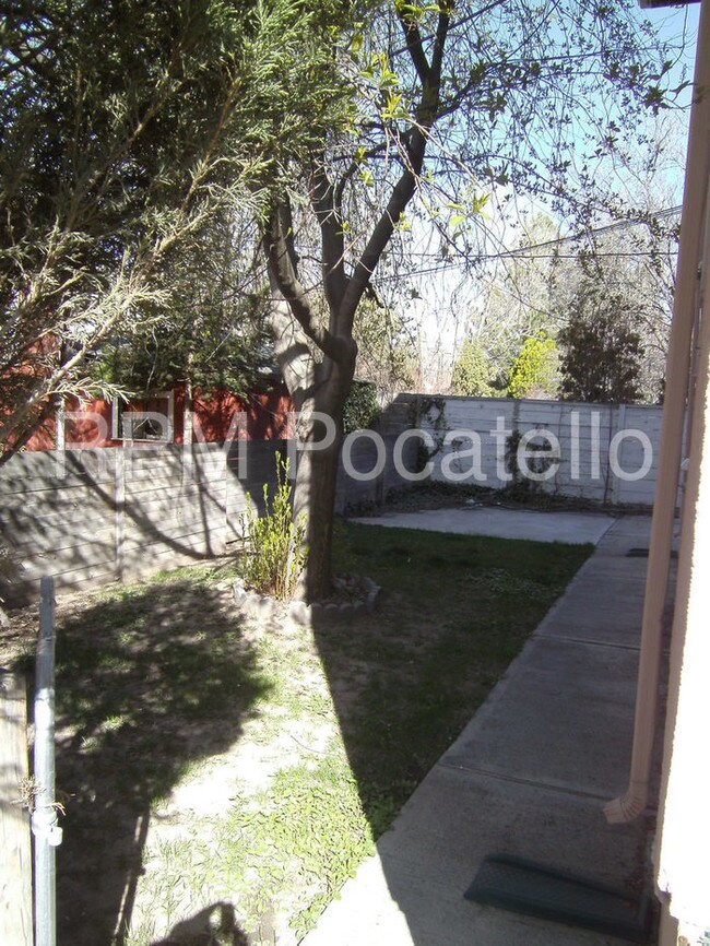 Foto del edificio - 655 S 6th Ave