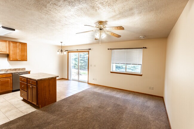 Foto del edificio - Auburn Hills Townhomes
