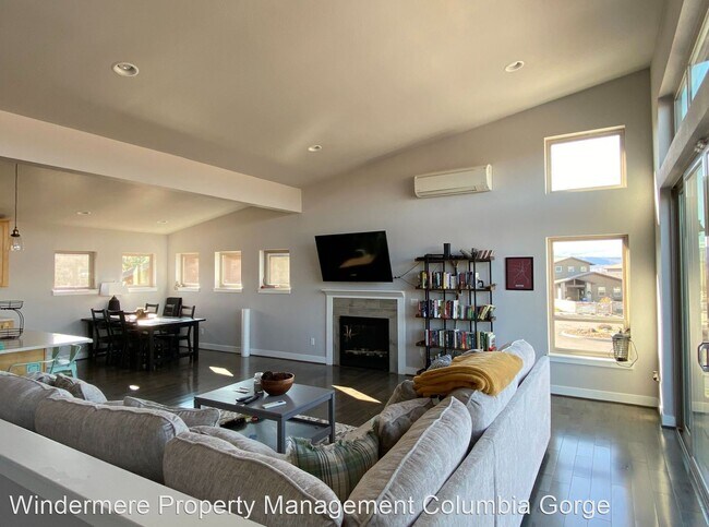 Building Photo - 3 br, 2.5 bath House - 168 Blue Heron Ct