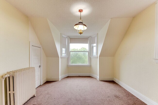 Foto del edificio - 1912 Roblyn Ave