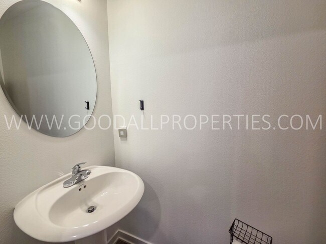 Foto del edificio - Bright & Spacious 1.5-Story 3 Beds, 2.5 Bath Home in Waukee Schools